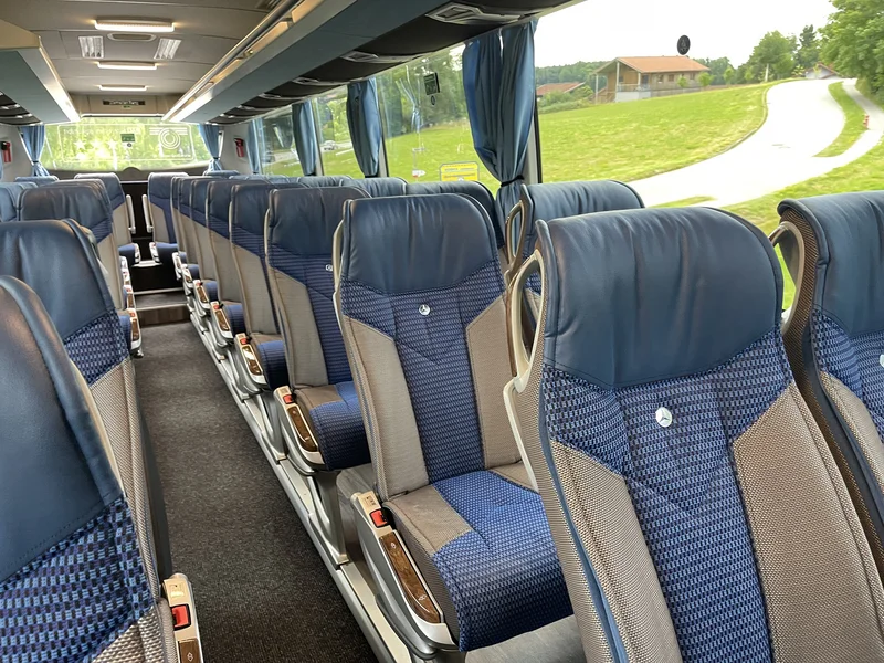 Reisebus mit 44 Sitzplätzen / Bild 4