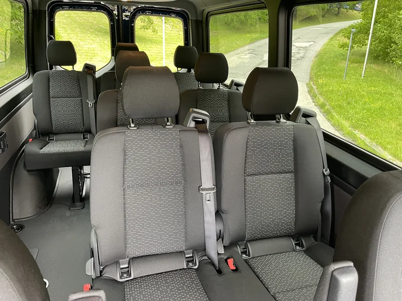 Kleinbus mit 8 Sitzplätzen / Bild 2